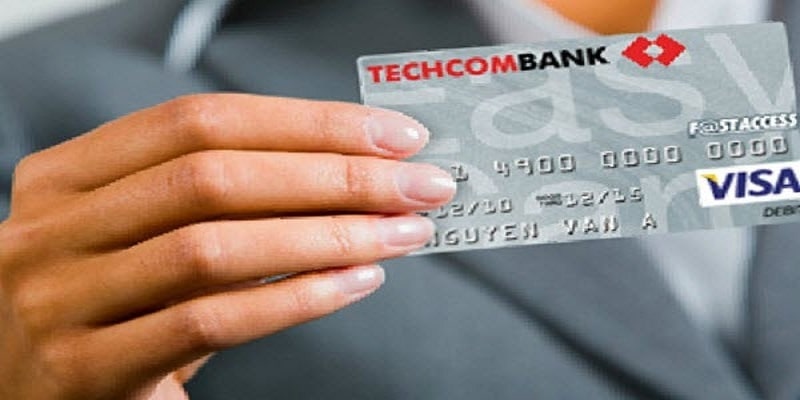Thẻ tín dụng Techcombank giúp người dùng tiện lợi, thoải mái khi chi tiêu